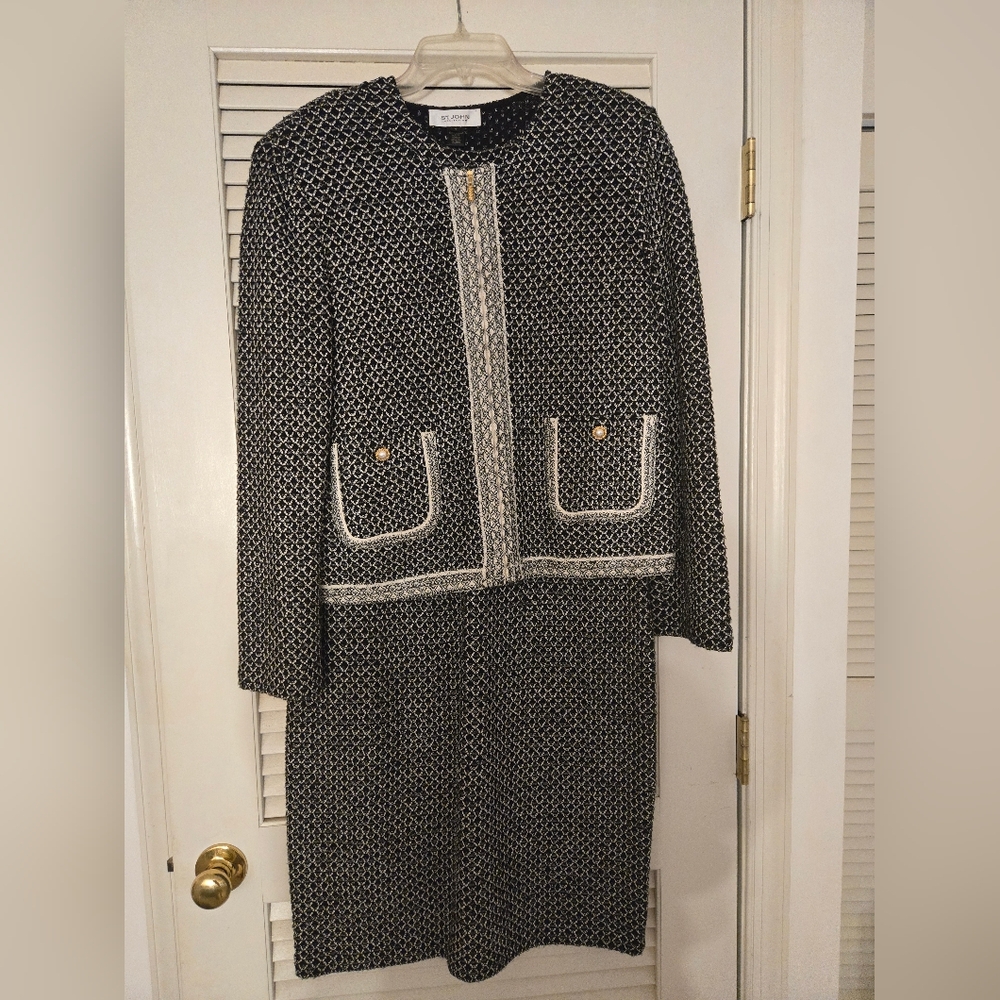 Chic Black and White Patterned Suit